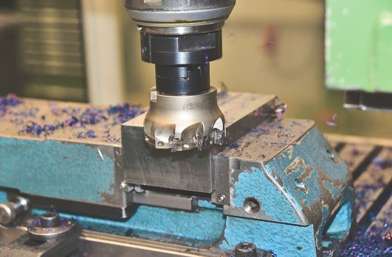 Fabricación y reparación de piezas para equipo y maquinaria